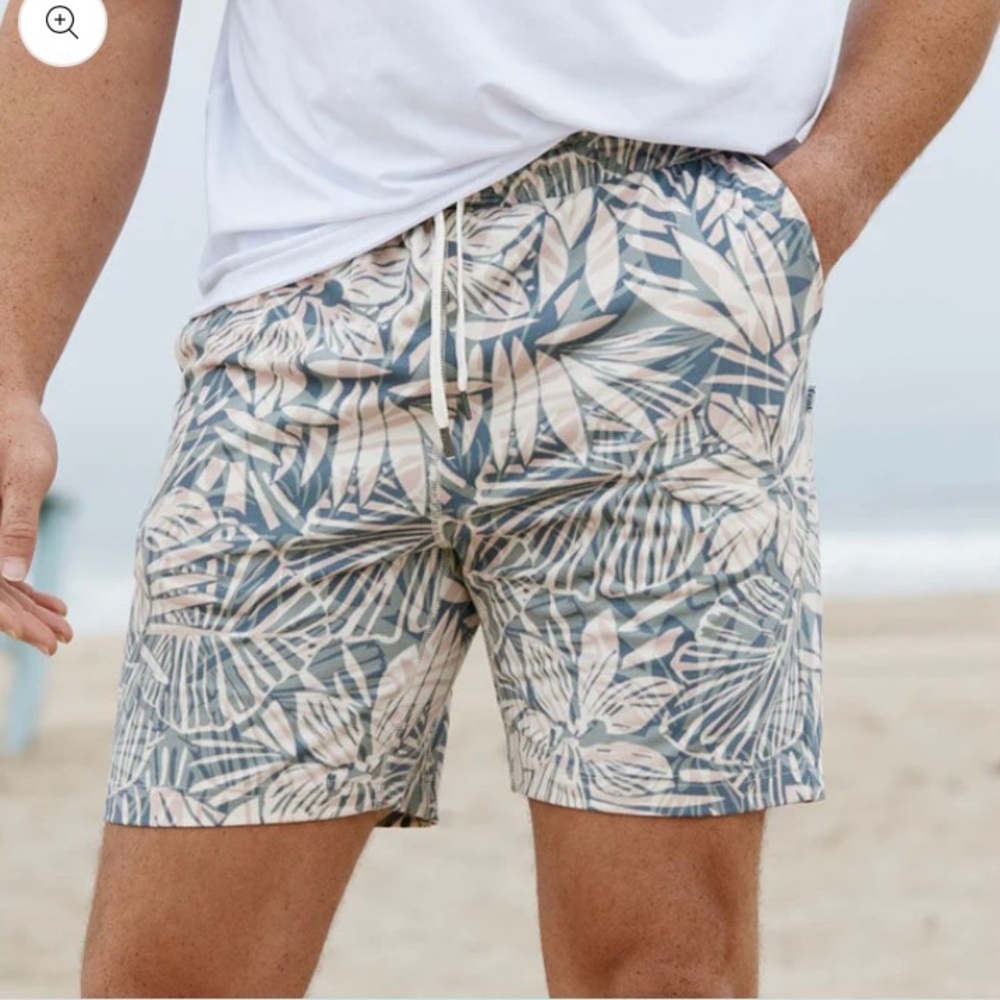FEAT Men’s BlanketBlend Move Short - Tropics‎ Pattern Medium